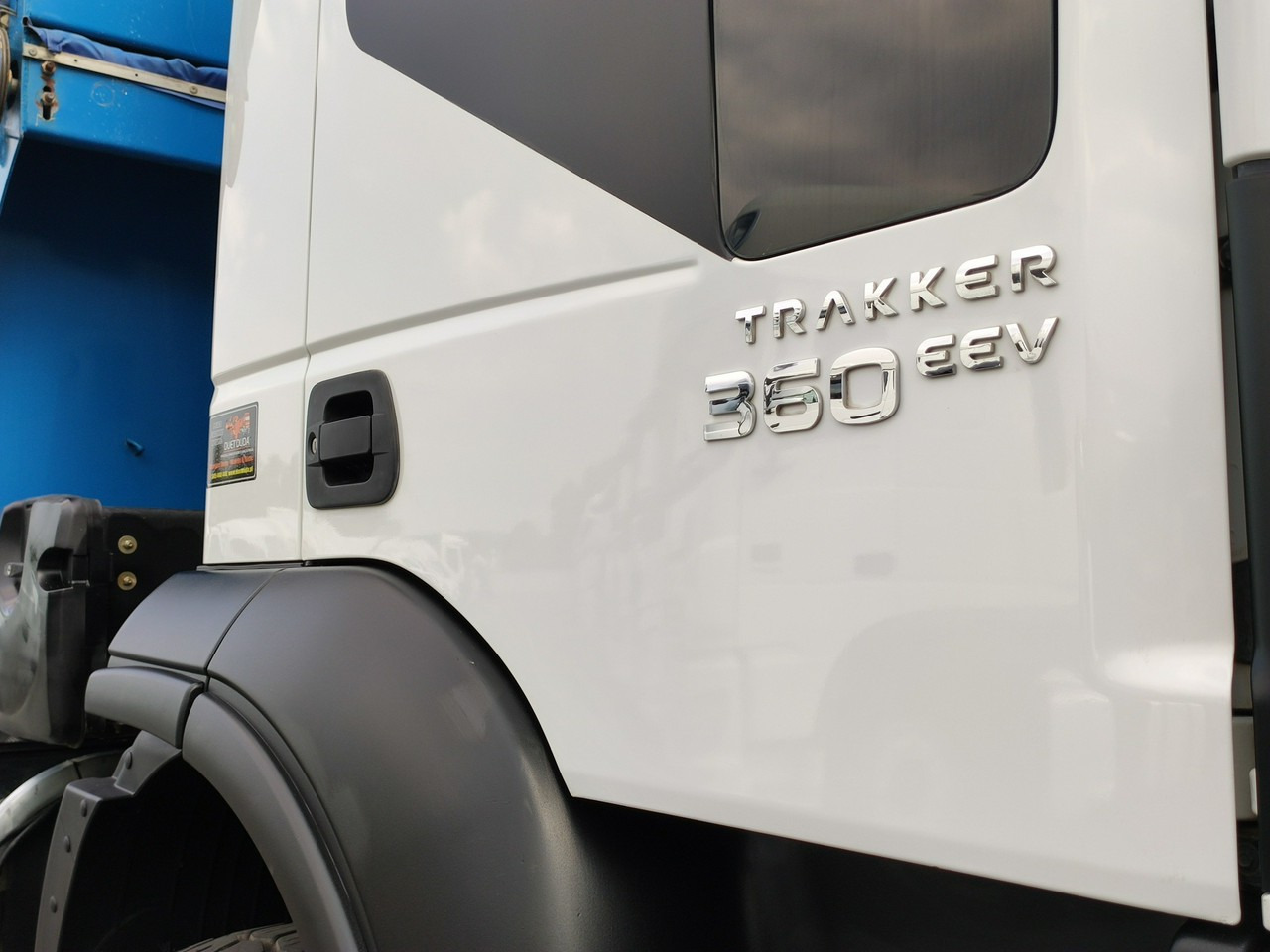 Istovarivač Iveco Trakker 360 EEV Manual 6x4 Wywrot 3-stronny Hydroburta Bok i Tył: slika 7