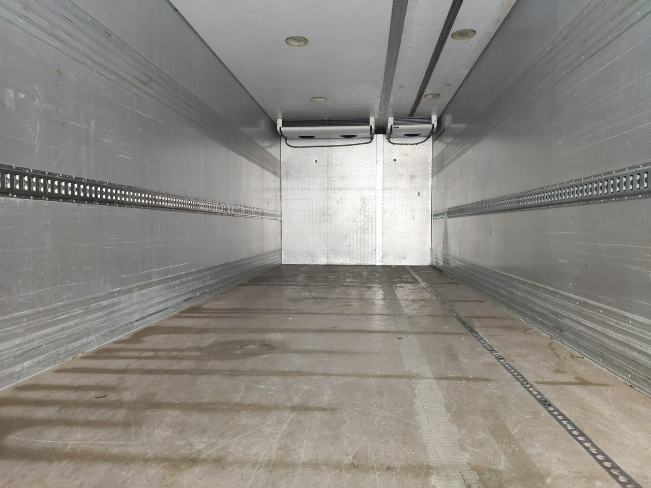 Promenjivo telo frižidera Iveco Zabudowa Chłodnia Agregat Carrier Supra 950Mt + Winda: slika 13 Promenjivo telo frižidera Iveco Zabudowa Chłodnia Agregat Carrier Supra 950Mt + Winda: slika 13