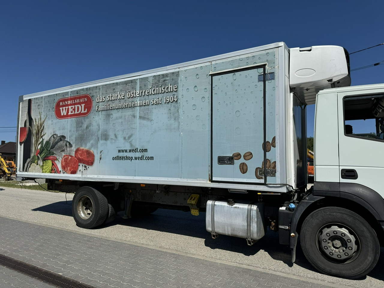 Iveco Zabudowa Chłodnia Agregat Carrier Supra 950Mt + Winda - Promenjivo telo frižidera: slika 2 Iveco Zabudowa Chłodnia Agregat Carrier Supra 950Mt + Winda - Promenjivo telo frižidera: slika 2