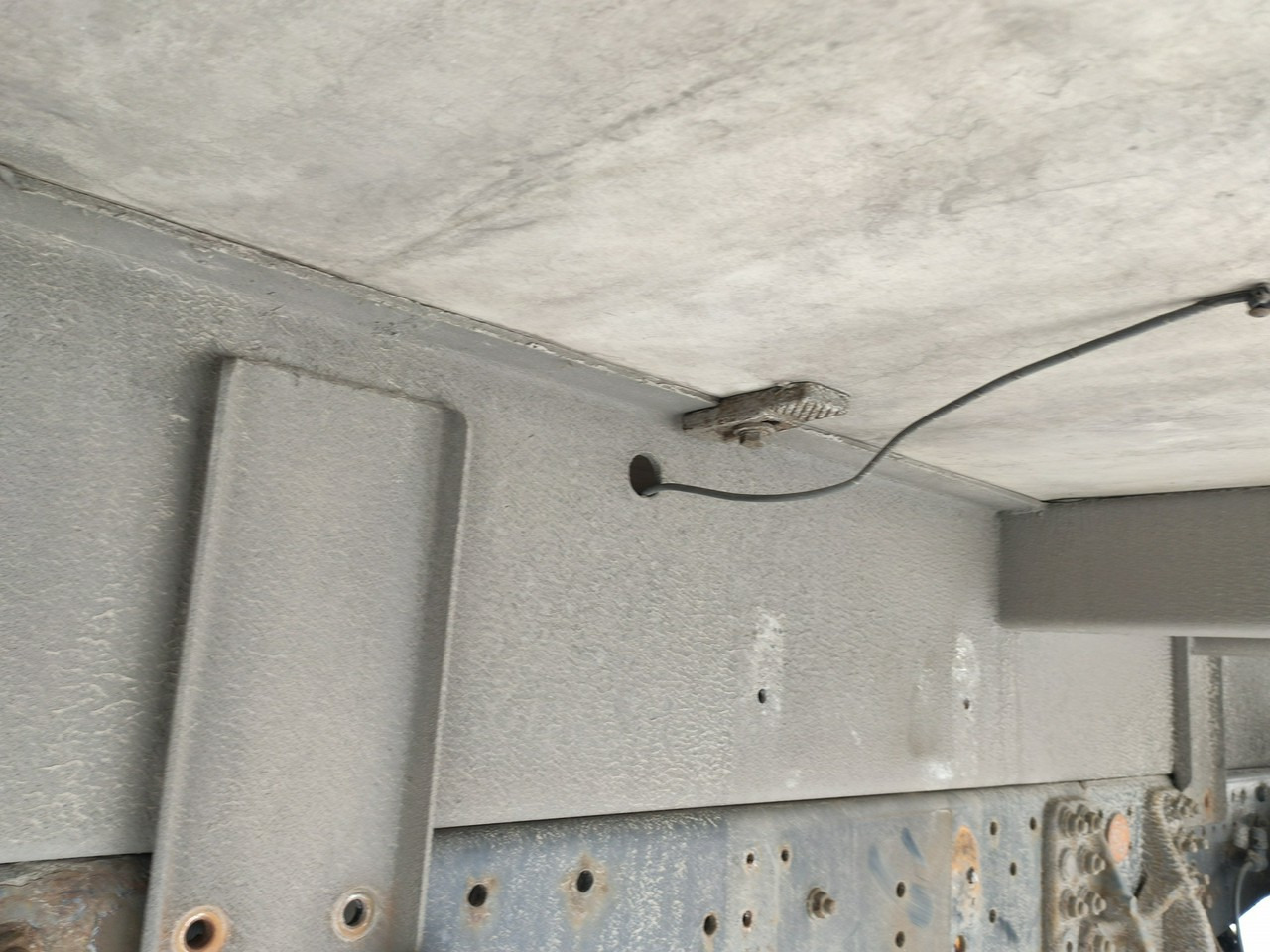 Promenjivo telo frižidera Iveco Zabudowa Chłodnia Agregat Carrier Supra 950Mt + Winda: slika 21 Promenjivo telo frižidera Iveco Zabudowa Chłodnia Agregat Carrier Supra 950Mt + Winda: slika 21