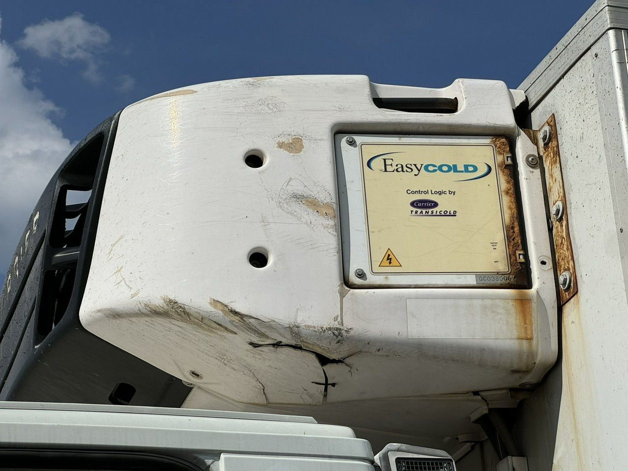 Promenjivo telo frižidera Iveco Zabudowa Chłodnia Agregat Carrier Supra 950Mt + Winda: slika 10 Promenjivo telo frižidera Iveco Zabudowa Chłodnia Agregat Carrier Supra 950Mt + Winda: slika 10