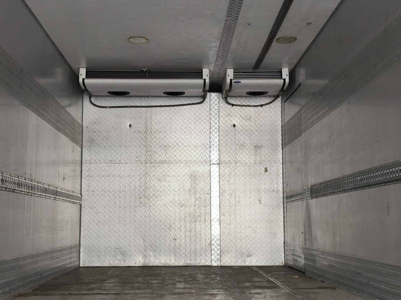 Promenjivo telo frižidera Iveco Zabudowa Chłodnia Agregat Carrier Supra 950Mt + Winda: slika 18 Promenjivo telo frižidera Iveco Zabudowa Chłodnia Agregat Carrier Supra 950Mt + Winda: slika 18