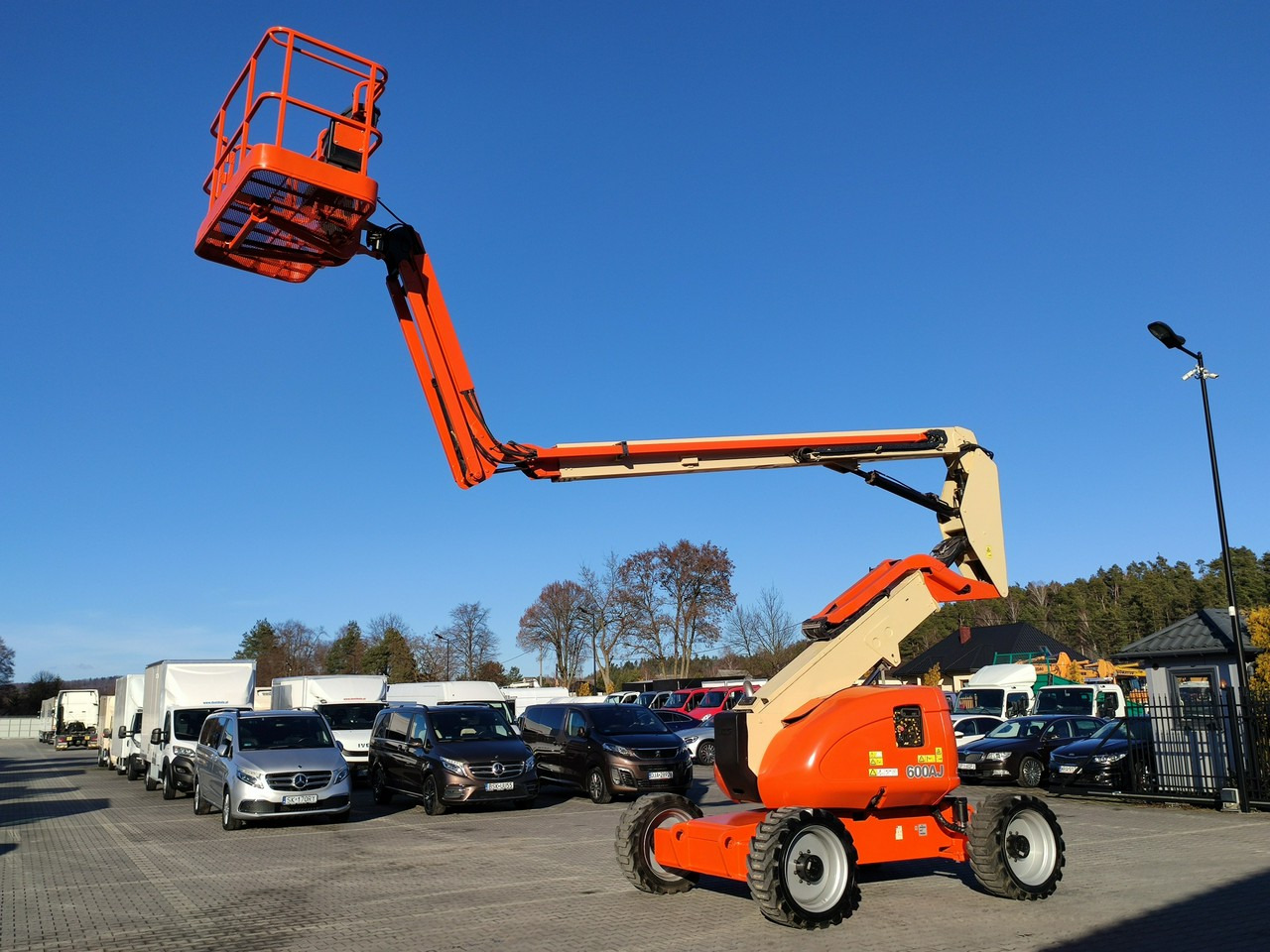 JLG 600AJ 4x4 PODNOŚNIK PRZEGUBOWY - Zglobna platforma: slika 1 JLG 600AJ 4x4 PODNOŚNIK PRZEGUBOWY - Zglobna platforma: slika 1