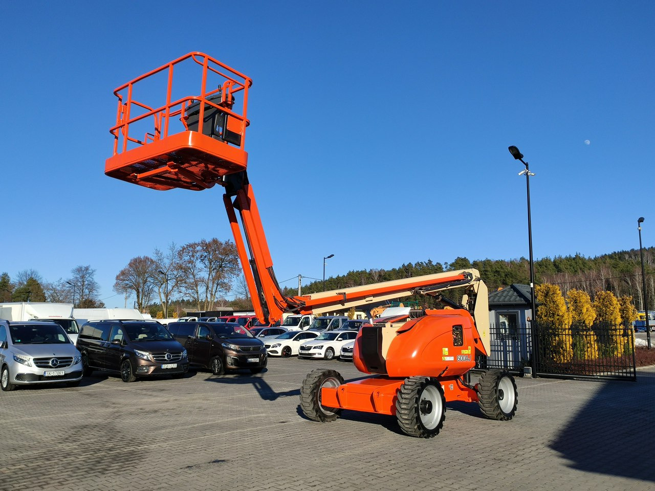 JLG 600AJ 4x4 PODNOŚNIK PRZEGUBOWY - Zglobna platforma: slika 2 JLG 600AJ 4x4 PODNOŚNIK PRZEGUBOWY - Zglobna platforma: slika 2