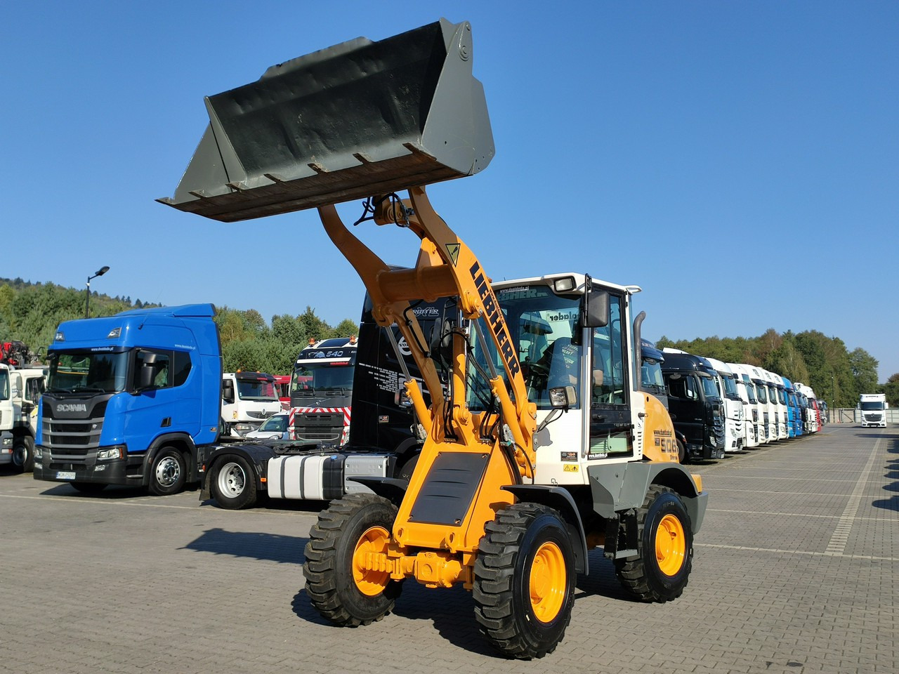 Liebherr L 506 STEREO Szybkozłącze / Łyżka Krokodyl + Widły Waga 6300kg - Zglobni utovarivač: slika 3 Liebherr L 506 STEREO Szybkozłącze / Łyżka Krokodyl + Widły Waga 6300kg - Zglobni utovarivač: slika 3