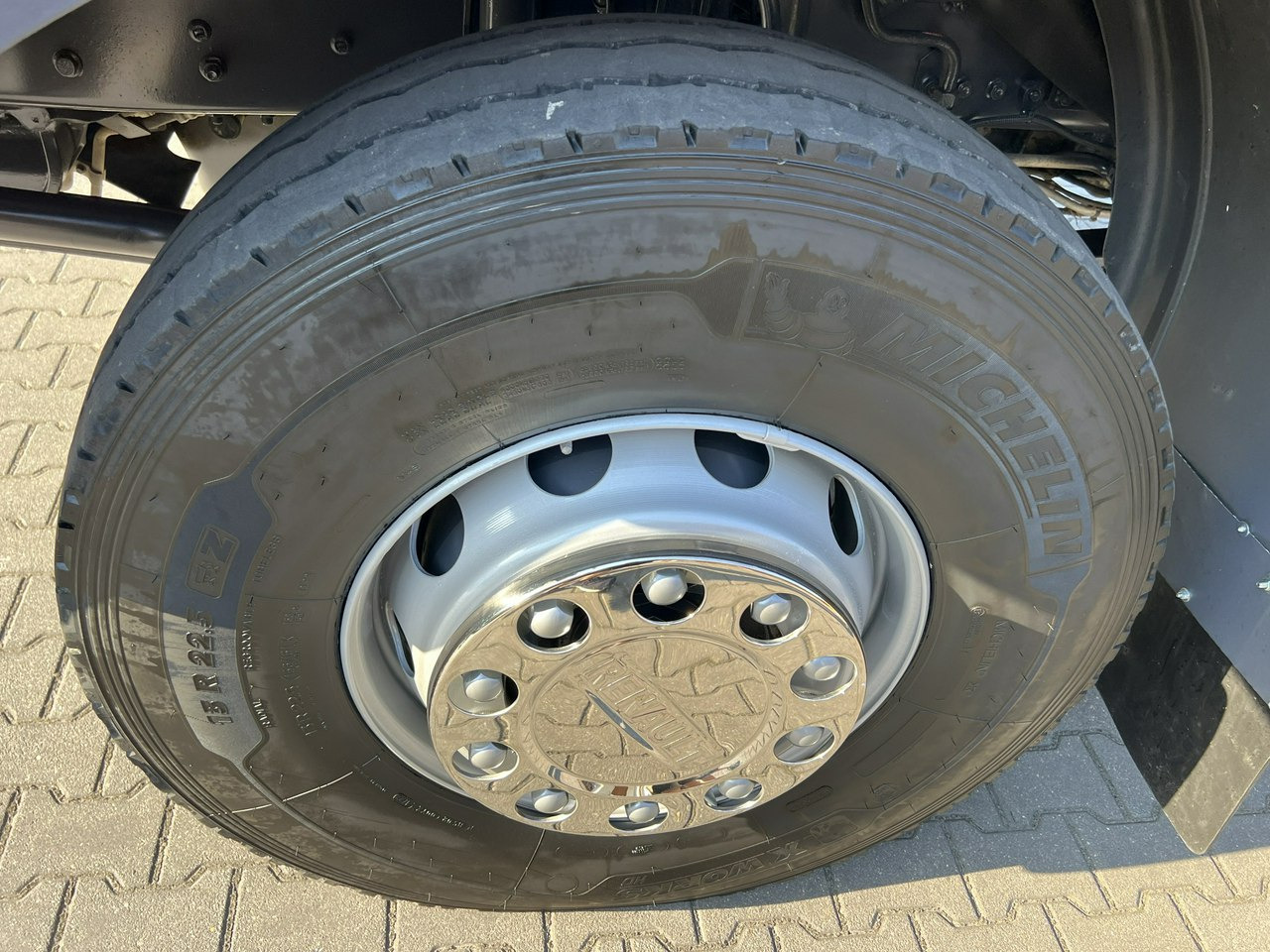 Renault Kerax 26.390 6x4 Mocny HDS FASSI F170 Sterowanie Radiowe - Istovarivač, Kamion sa dizalicom: slika 4 Renault Kerax 26.390 6x4 Mocny HDS FASSI F170 Sterowanie Radiowe - Istovarivač, Kamion sa dizalicom: slika 4