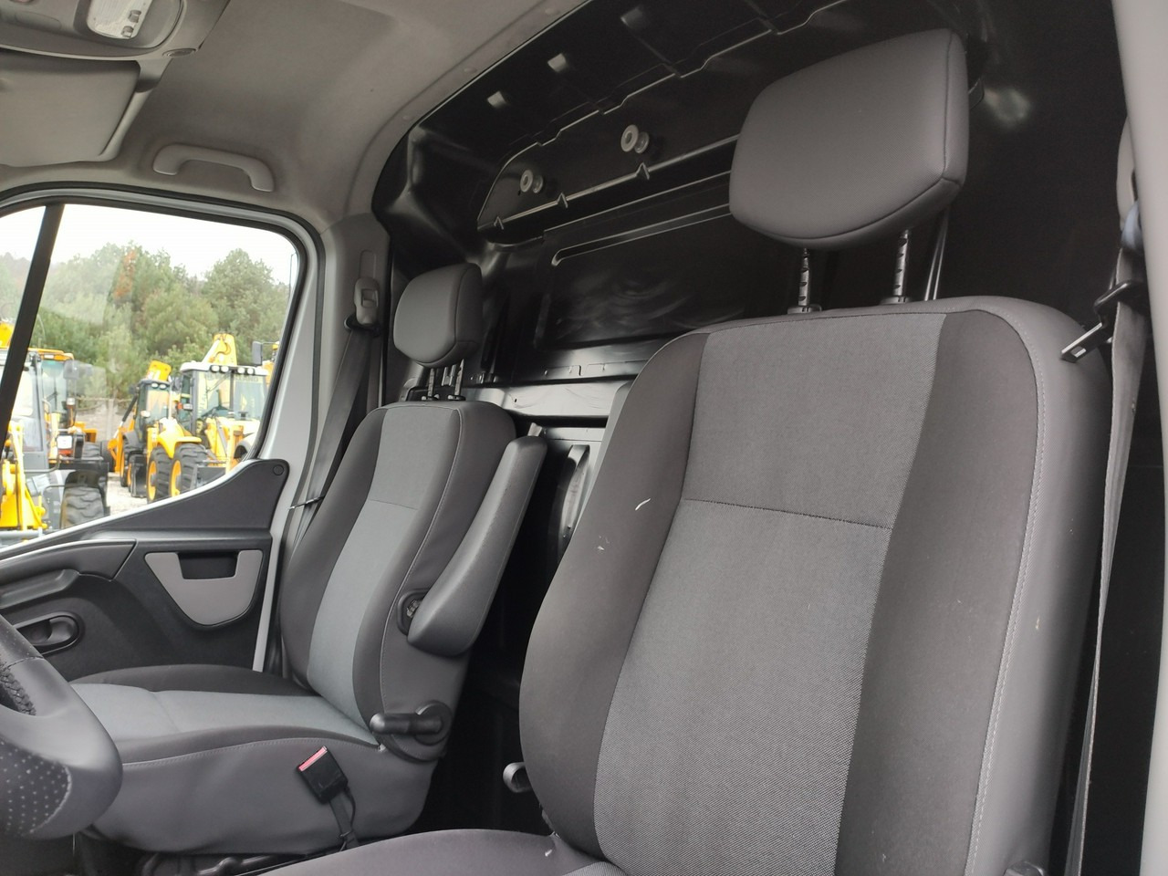 Vazdušna platforma montirana na kamion Renault Master: slika 35