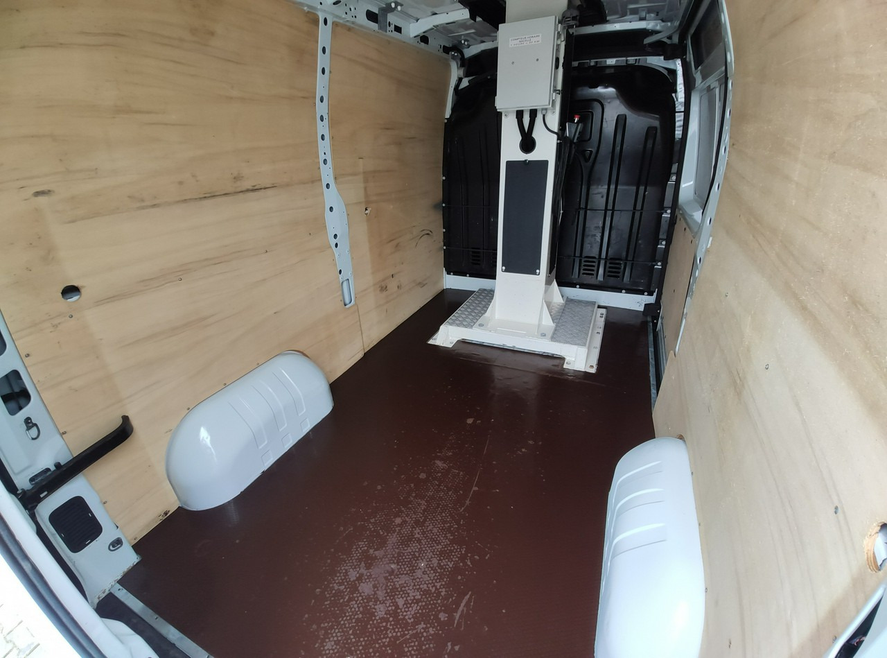 Vazdušna platforma montirana na kamion Renault Master: slika 17