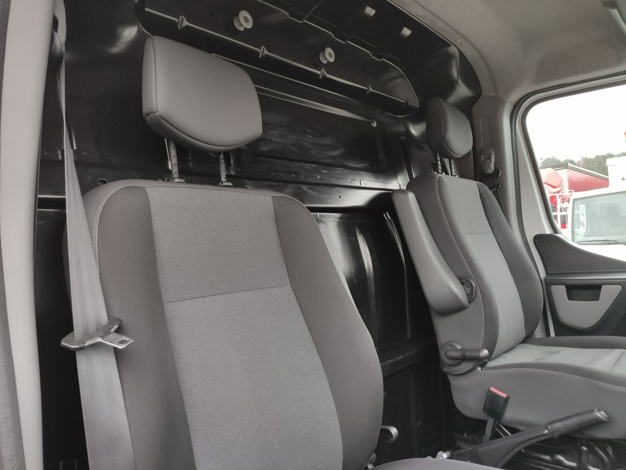 Vazdušna platforma montirana na kamion Renault Master: slika 38