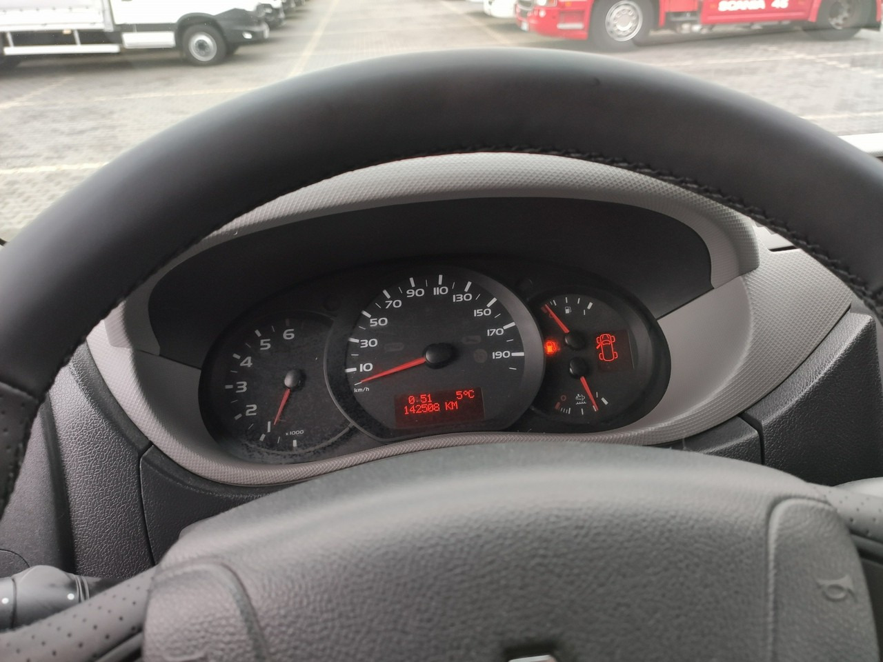Vazdušna platforma montirana na kamion Renault Master: slika 33