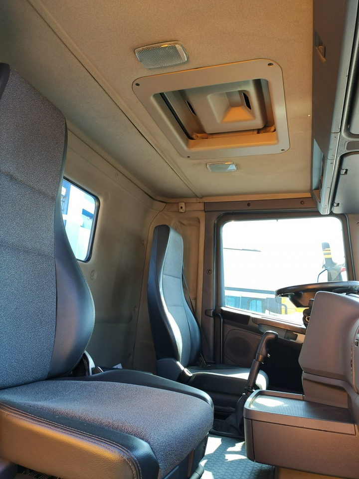 Kamion sa tovarnim sandukom, Kamion sa dizalicom Scania R 400 LB 6x2 HDS Budowlanka Widły Oś Skrętna Super Stan: slika 29