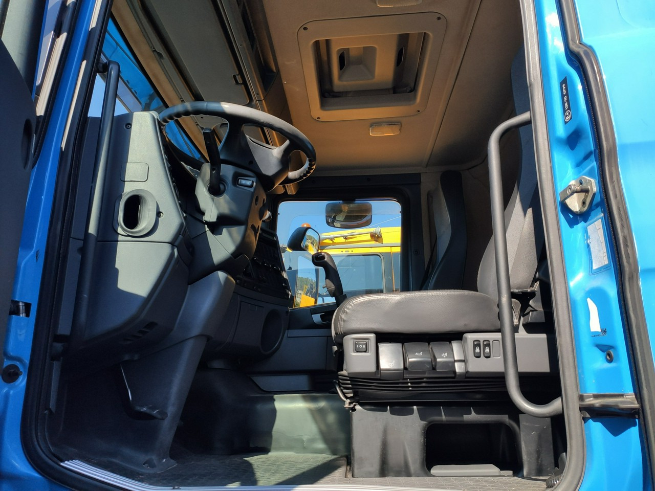 Kamion sa tovarnim sandukom, Kamion sa dizalicom Scania R 400 LB 6x2 HDS Budowlanka Widły Oś Skrętna Super Stan: slika 22