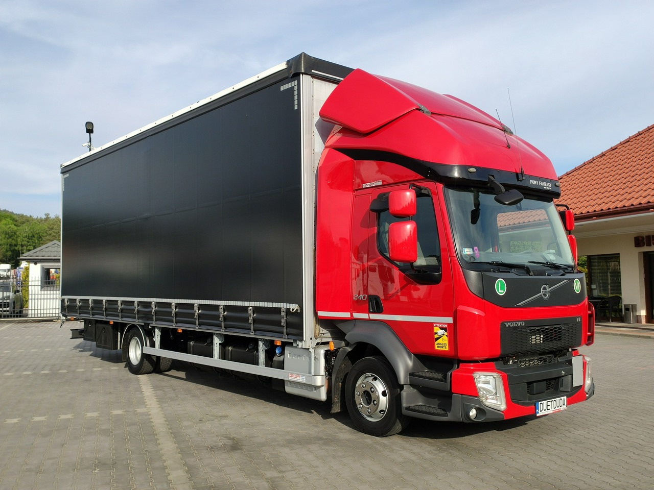 Volvo FL12.240 E6 Firana Tył Drzwi Dach Zsuwany Bogato Wyposażony !!! - Kamion sa ceradom: slika 1 Volvo FL12.240 E6 Firana Tył Drzwi Dach Zsuwany Bogato Wyposażony !!! - Kamion sa ceradom: slika 1