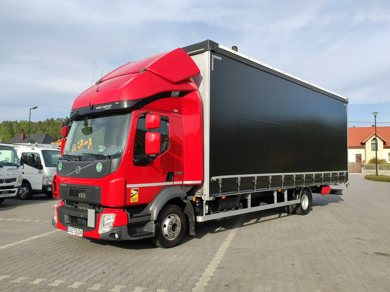 Volvo FL12.240 E6 Firana Tył Drzwi Dach Zsuwany Bogato Wyposażony !!! - Kamion sa ceradom: slika 4 Volvo FL12.240 E6 Firana Tył Drzwi Dach Zsuwany Bogato Wyposażony !!! - Kamion sa ceradom: slika 4