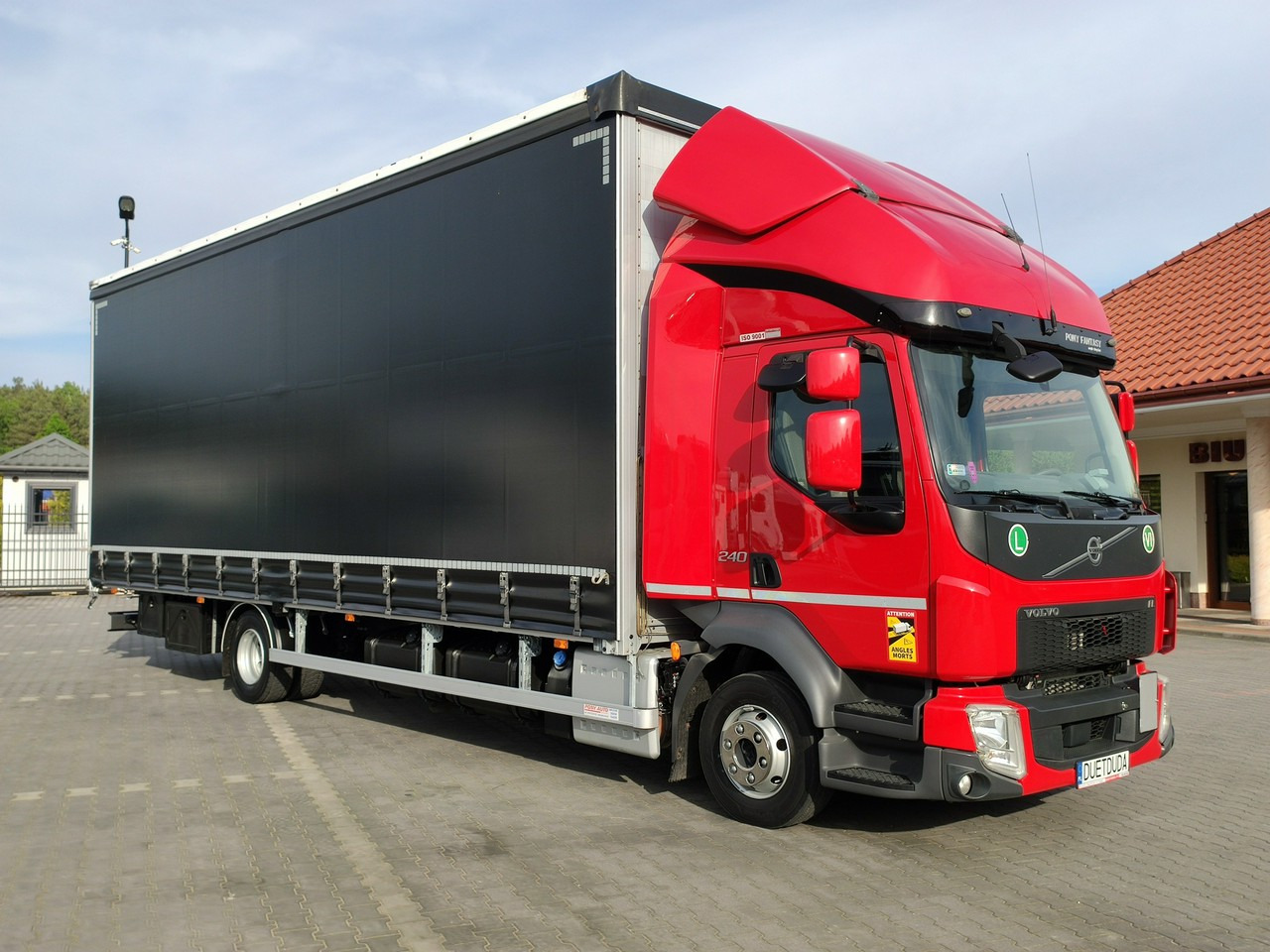 Volvo FL12.240 E6 Firana Tył Drzwi Dach Zsuwany Bogato Wyposażony !!! - Kamion sa ceradom: slika 5 Volvo FL12.240 E6 Firana Tył Drzwi Dach Zsuwany Bogato Wyposażony !!! - Kamion sa ceradom: slika 5