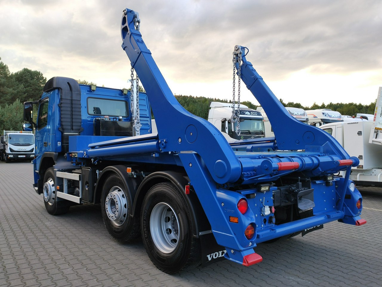 Volvo FM 410 E5 Bramowiec Hakowiec 6x2 Oś Skrętna / Podnoszona Automat - Kamion za utovaranje kontejnera: slika 5 Volvo FM 410 E5 Bramowiec Hakowiec 6x2 Oś Skrętna / Podnoszona Automat - Kamion za utovaranje kontejnera: slika 5