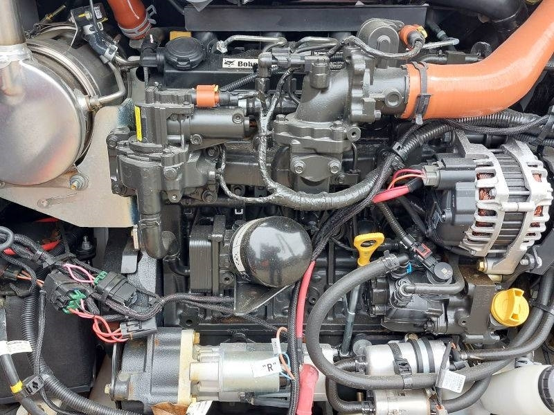 Kompaktni utovarivač guseničar Bobcat T 450: slika 7