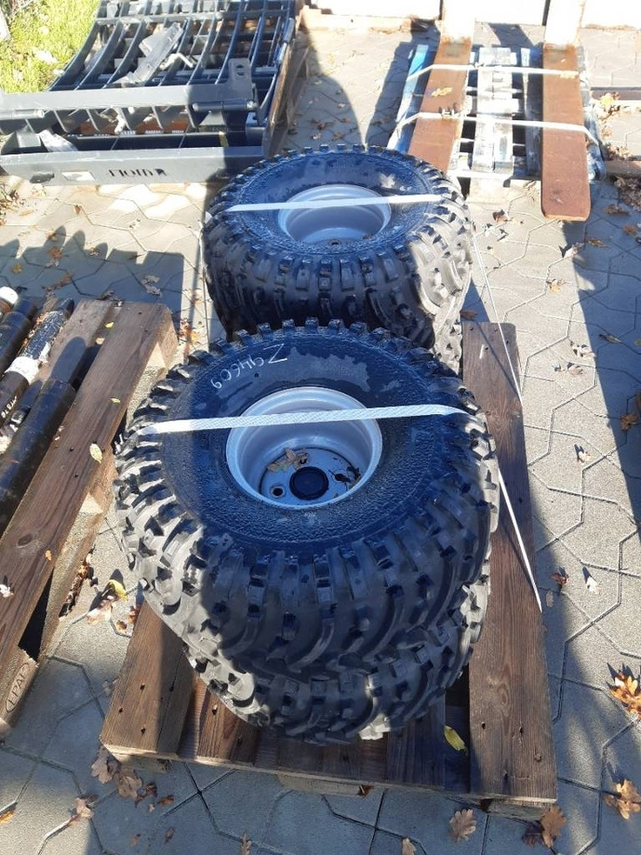 GiANT Reifensatz SK201D 22x11-8 - Guma za Građevinska mašina: slika 1 GiANT Reifensatz SK201D 22x11-8 - Guma za Građevinska mašina: slika 1