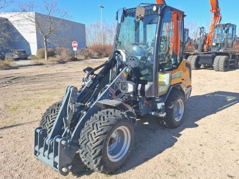 Giant G 2700 E X-Tra Elektro / electric - Mini utovarivač: slika 2 Giant G 2700 E X-Tra Elektro / electric - Mini utovarivač: slika 2