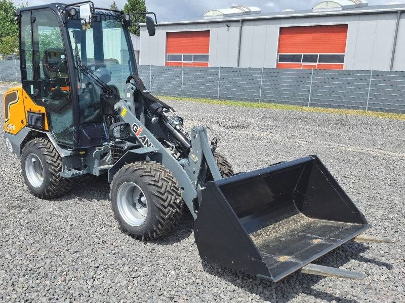 Giant G 2700 E X-Tra Elektro / electric - Mini utovarivač: slika 4 Giant G 2700 E X-Tra Elektro / electric - Mini utovarivač: slika 4