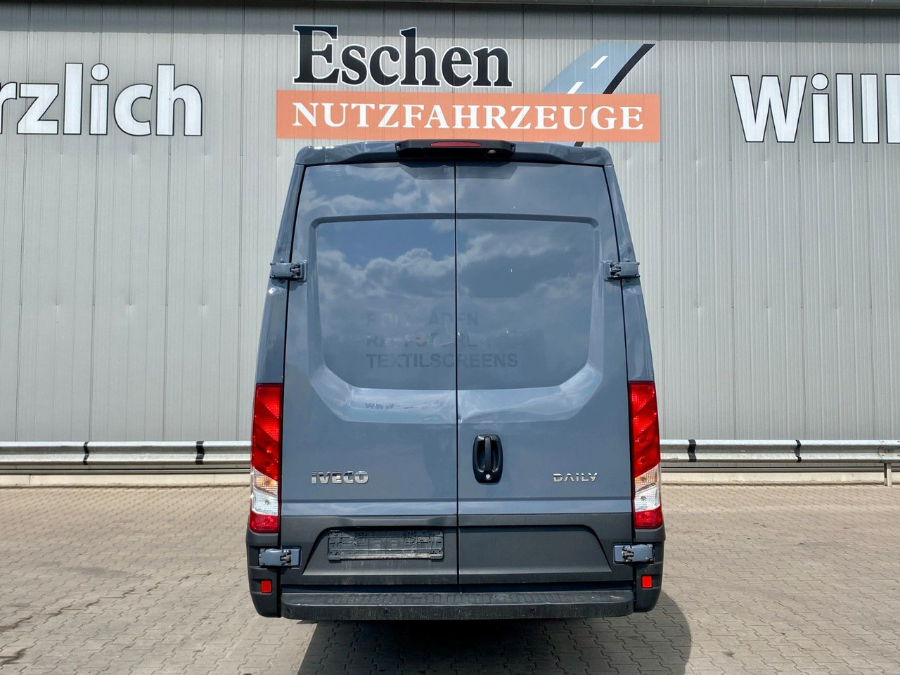 Iveco 35 S 16 Daily | Schiebetür*Kamera*Navi*AC*1.Hand - Furgon: slika 4 Iveco 35 S 16 Daily | Schiebetür*Kamera*Navi*AC*1.Hand - Furgon: slika 4