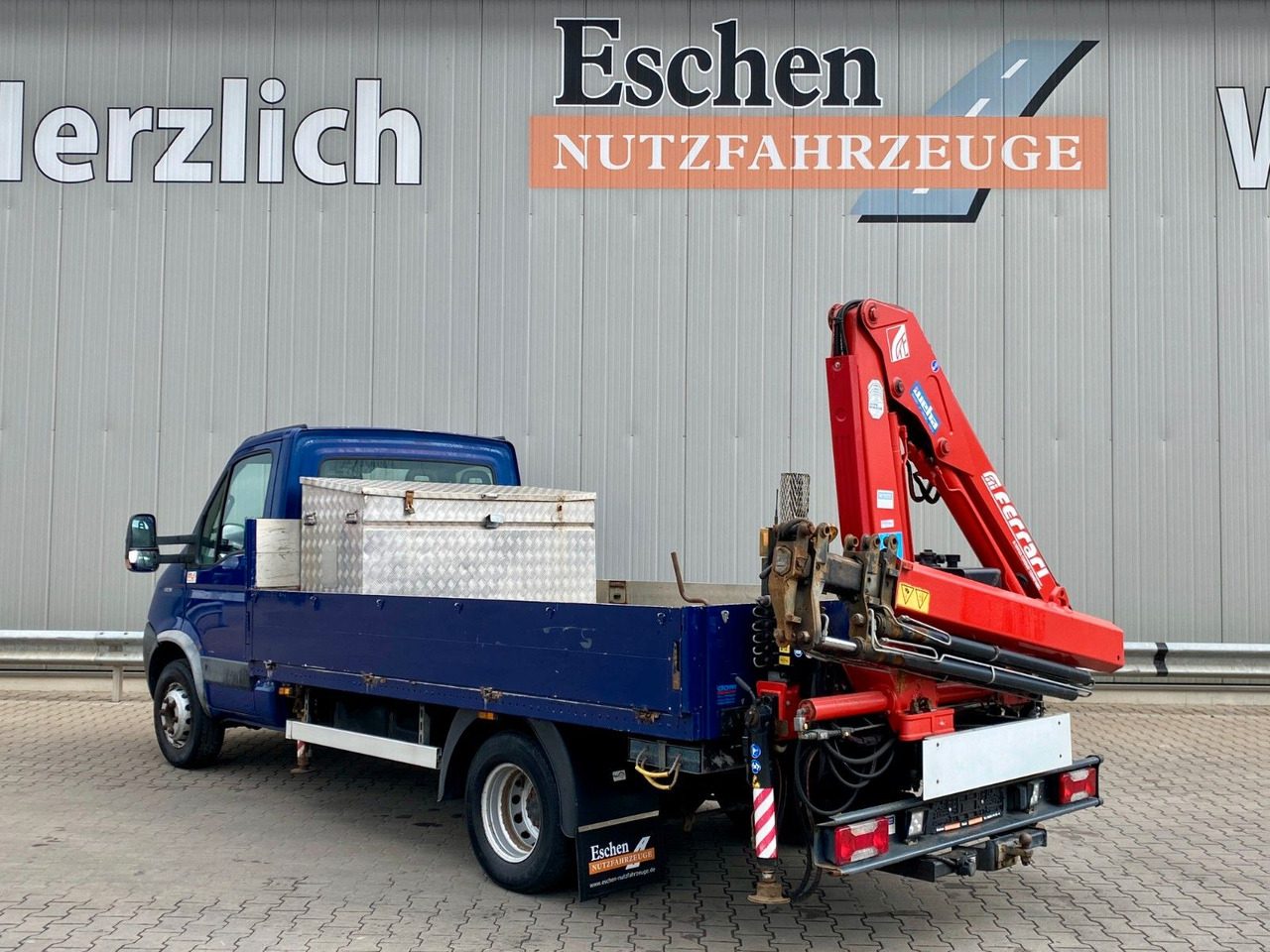 Iveco 65 C18 | Ferrari F541R A4 Kran*FUNK*3x Sitze*AHK Iveco 65 C18 | Ferrari F541R A4 Kran*FUNK*3x Sitze*AHK - Dostavno vozilo s ravnom platformom: slika 4 Iveco 65 C18 | Ferrari F541R A4 Kran*FUNK*3x Sitze*AHK Iveco 65 C18 | Ferrari F541R A4 Kran*FUNK*3x Sitze*AHK - Dostavno vozilo s ravnom platformom: slika 4