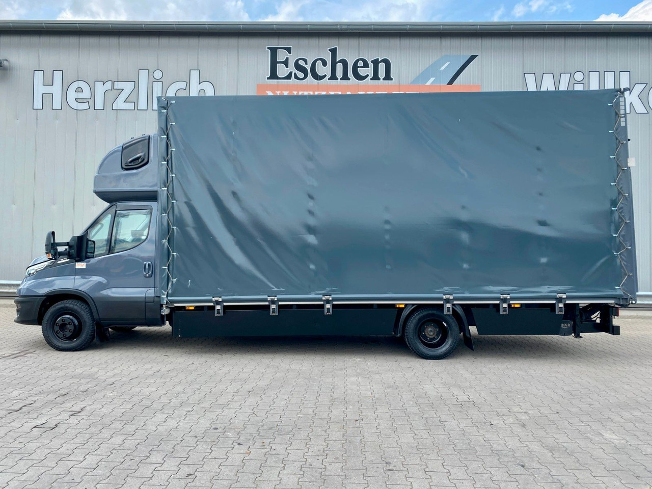 Iveco Daily Hi-Matic 70 C 21 Topsleeper | LBW 1,00to. - Dostavno vozilo sa ceradom: slika 2 Iveco Daily Hi-Matic 70 C 21 Topsleeper | LBW 1,00to. - Dostavno vozilo sa ceradom: slika 2