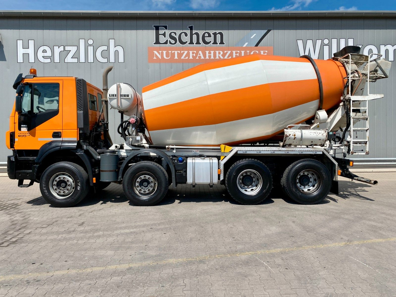 Iveco Trakker AD 340 TB 400/8x4 | 9m³ Liebherr*Navi*AC - Mikser za beton: slika 2 Iveco Trakker AD 340 TB 400/8x4 | 9m³ Liebherr*Navi*AC - Mikser za beton: slika 2