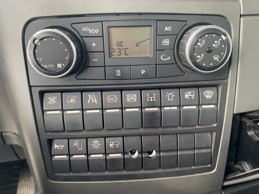 Kamion sa zatvorenim sandukom MAN TGS 41.540 8x4 BB Eichfahrzeug: slika 12 Kamion sa zatvorenim sandukom MAN TGS 41.540 8x4 BB Eichfahrzeug: slika 12