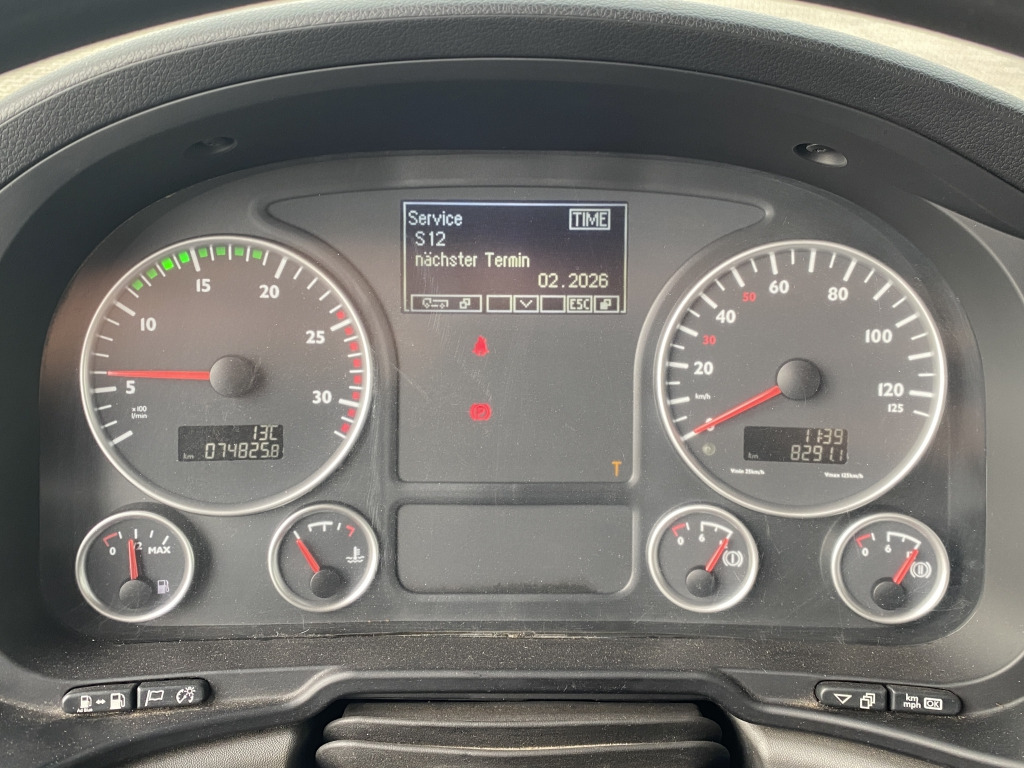 Kamion sa zatvorenim sandukom MAN TGS 41.540 8x4 BB Eichfahrzeug: slika 10 Kamion sa zatvorenim sandukom MAN TGS 41.540 8x4 BB Eichfahrzeug: slika 10