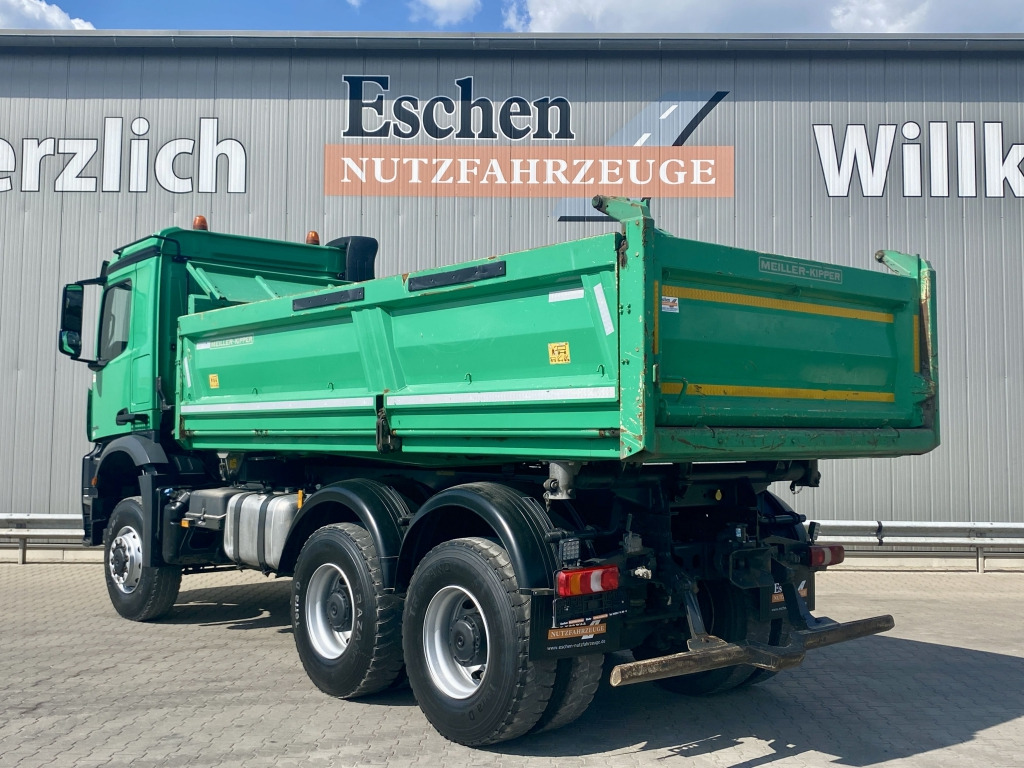 Mercedes-Benz 3345 / 6x6 - Istovarivač: slika 4 Mercedes-Benz 3345 / 6x6 - Istovarivač: slika 4