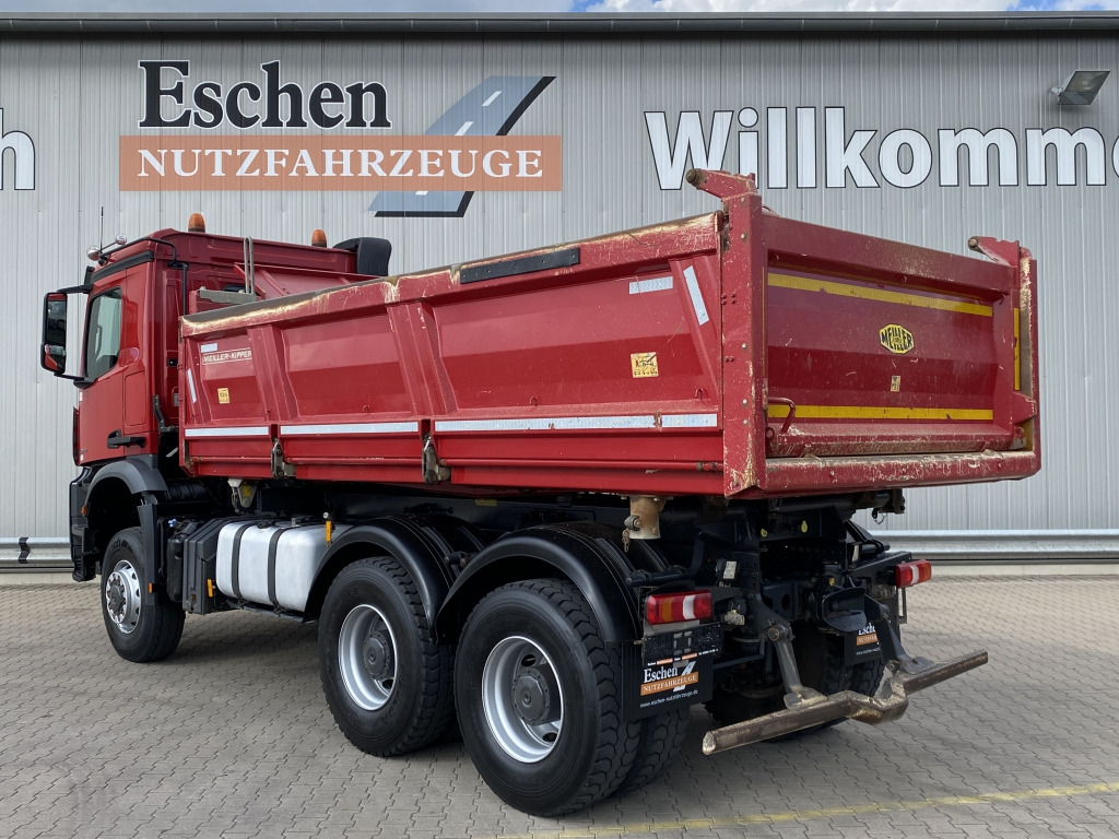 Mercedes-Benz 3345 6x6 - Istovarivač: slika 4 Mercedes-Benz 3345 6x6 - Istovarivač: slika 4