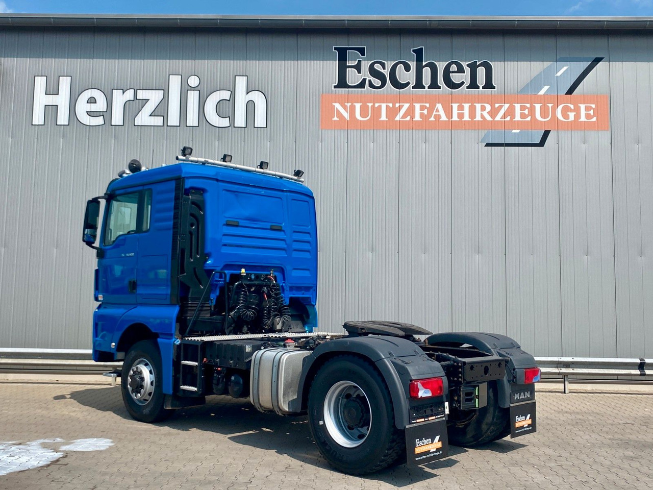 MAN TGX 18.500 4x4 HYDRO| 2x Hydraulik*Retarder*Navi - Tegljač: slika 3 MAN TGX 18.500 4x4 HYDRO| 2x Hydraulik*Retarder*Navi - Tegljač: slika 3