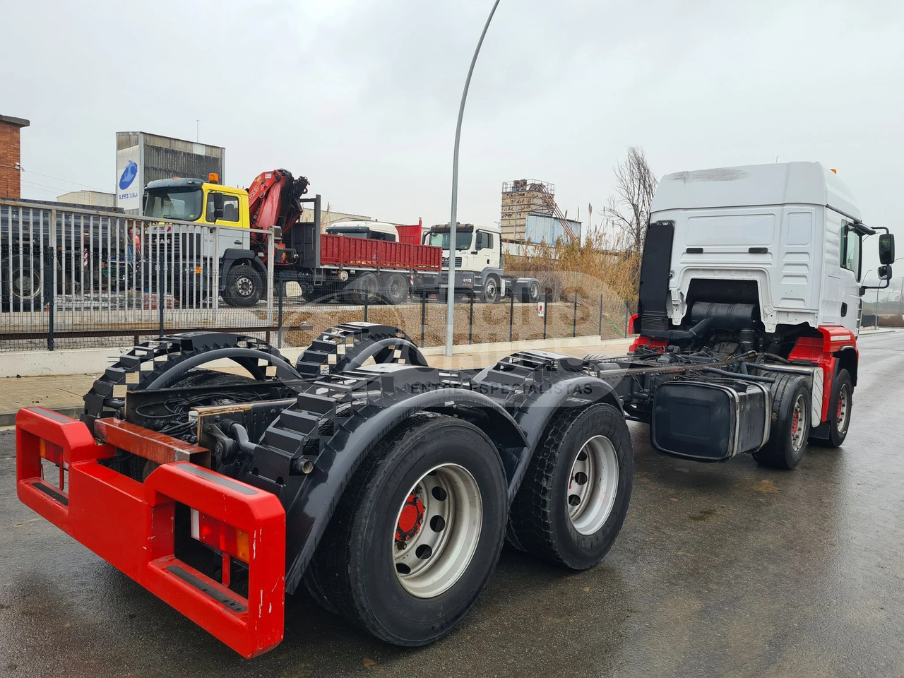 Kamion sa golom šasijom i zatvorenom kabinom Camión MAN TGA 35.390 de ocasión + F800BXP.26: slika 7