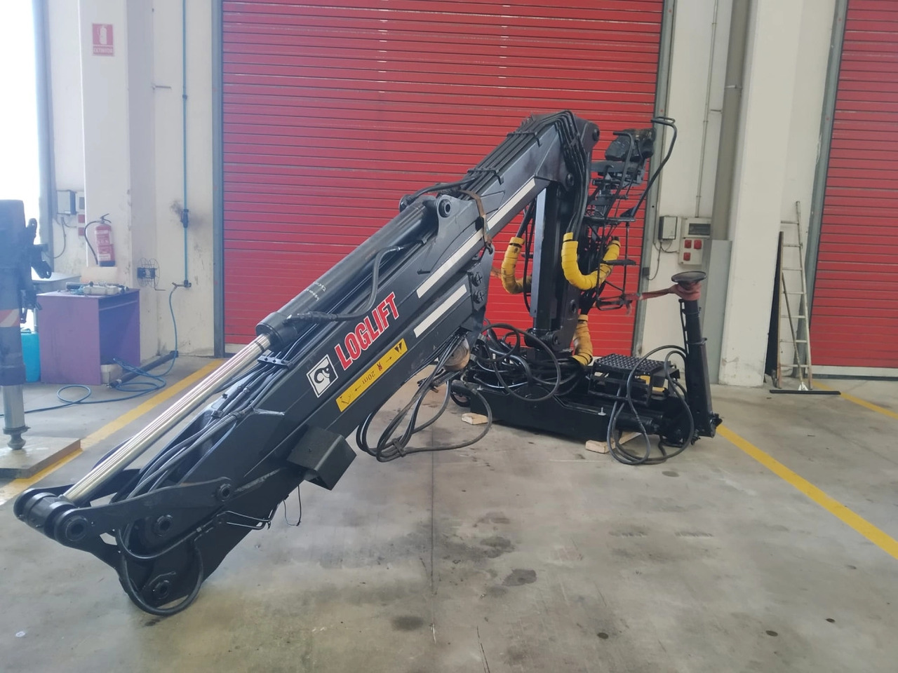 Grúa LOGLIFT 120S79R - Kran za kamion za Kamion: slika 3 Grúa LOGLIFT 120S79R - Kran za kamion za Kamion: slika 3