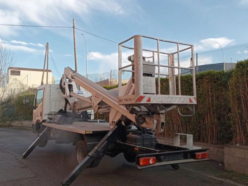 MULTITEL NISSAN NT 400 + HX 195 - Vazdušna platforma montirana na kamion: slika 1 MULTITEL NISSAN NT 400 + HX 195 - Vazdušna platforma montirana na kamion: slika 1