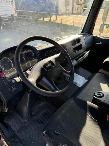 Kamion sa zatvorenim sandukom MAN TGM 18.250: slika 11 Kamion sa zatvorenim sandukom MAN TGM 18.250: slika 11