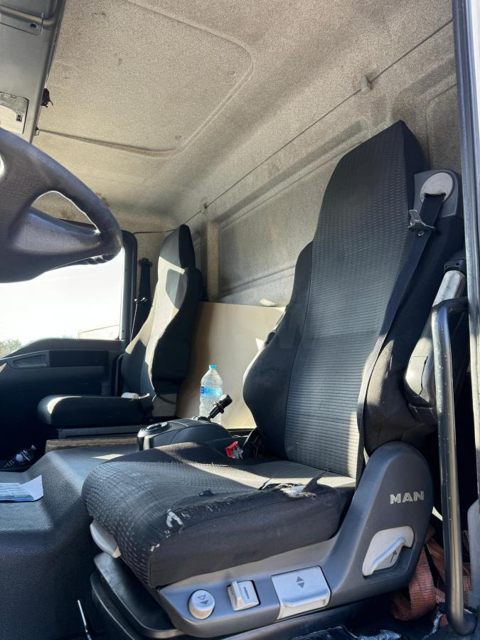 Kamion sa zatvorenim sandukom MAN TGM 18.250: slika 10 Kamion sa zatvorenim sandukom MAN TGM 18.250: slika 10