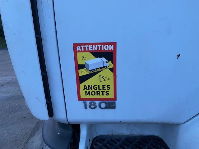 Renault Midlum 180 - Kamion sa zatvorenim sandukom: slika 4 Renault Midlum 180 - Kamion sa zatvorenim sandukom: slika 4