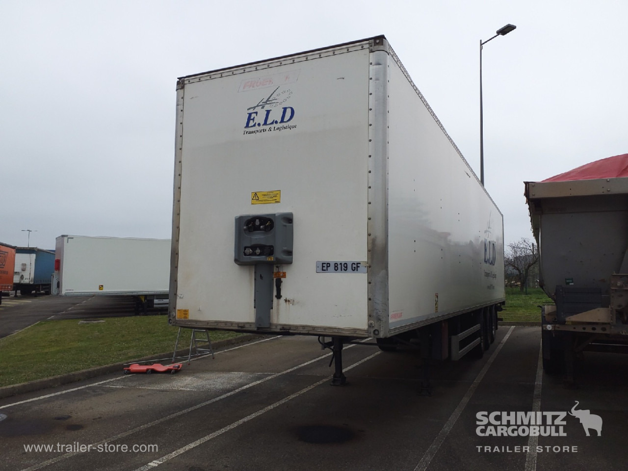 FRUEHAUF Dryfreight Standard Roller shutter door - Poluprikolica sa zatvorenim sandukom: slika 4 FRUEHAUF Dryfreight Standard Roller shutter door - Poluprikolica sa zatvorenim sandukom: slika 4