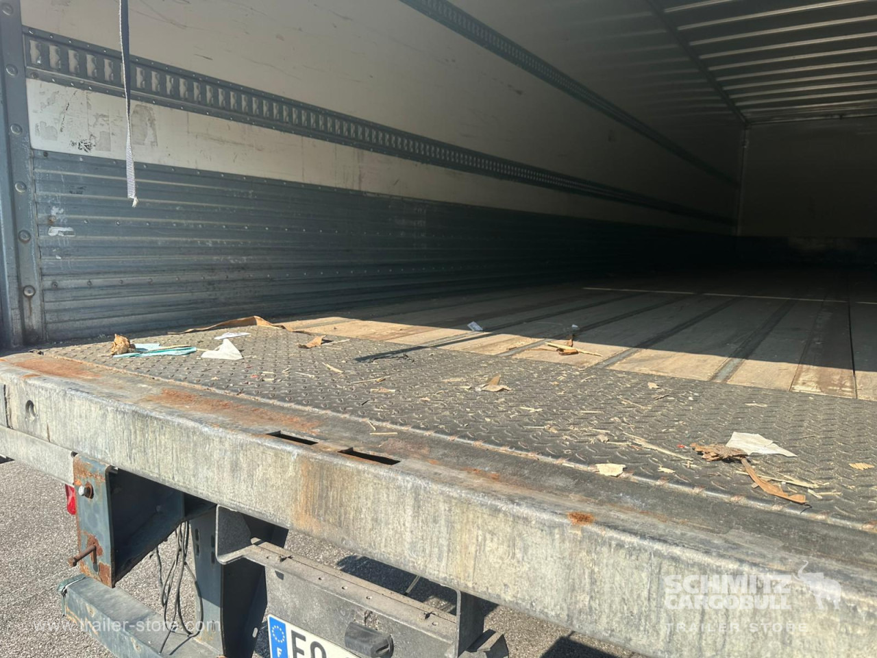 FRUEHAUF Dryfreight Standard Roller shutter door - Poluprikolica sa zatvorenim sandukom: slika 4 FRUEHAUF Dryfreight Standard Roller shutter door - Poluprikolica sa zatvorenim sandukom: slika 4