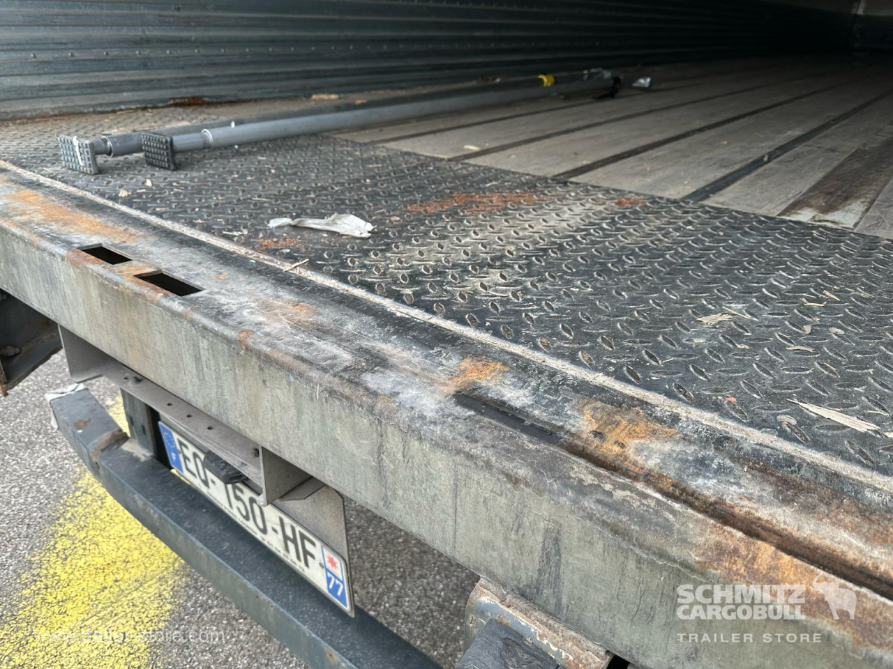 FRUEHAUF Dryfreight Standard Roller shutter door - Poluprikolica sa zatvorenim sandukom: slika 4 FRUEHAUF Dryfreight Standard Roller shutter door - Poluprikolica sa zatvorenim sandukom: slika 4