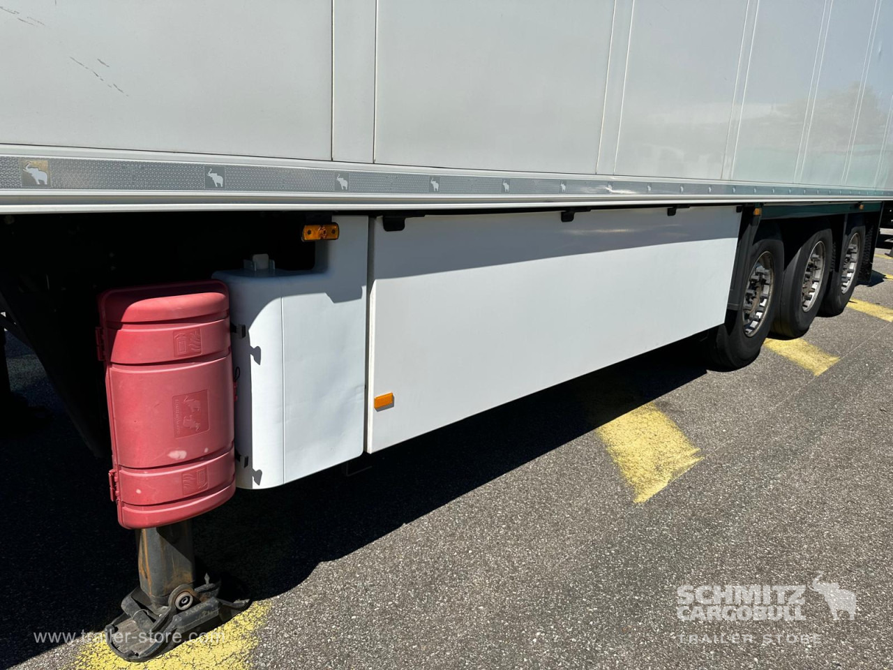SCHMITZ Reefer Multitemp Double deck Taillift - Izotermička poluprikolica: slika 4 SCHMITZ Reefer Multitemp Double deck Taillift - Izotermička poluprikolica: slika 4