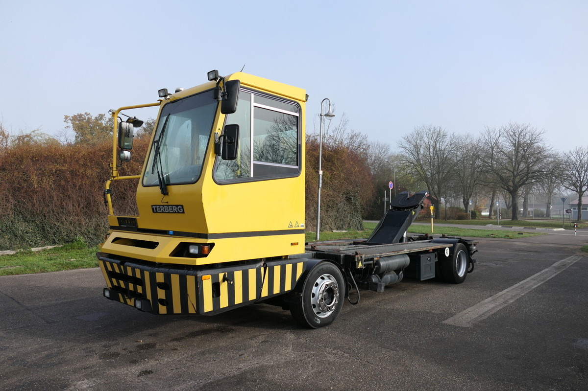 BC 182 Kamag Wiesel WBH 25 Umsetzfahrzeug - Kamion za prevoz kontejnera/ Kamion sa promenjivim sandukom: slika 3 BC 182 Kamag Wiesel WBH 25 Umsetzfahrzeug - Kamion za prevoz kontejnera/ Kamion sa promenjivim sandukom: slika 3