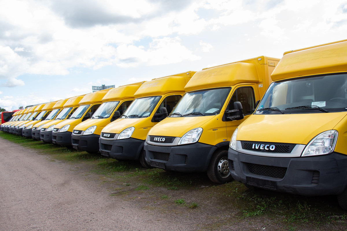 IVECO Daily 35 S11 C30C AUTOMATIK KAMERA MAXI Regale D - Dostavno vozilo sa zatvorenim sandukom: slika 1 IVECO Daily 35 S11 C30C AUTOMATIK KAMERA MAXI Regale D - Dostavno vozilo sa zatvorenim sandukom: slika 1