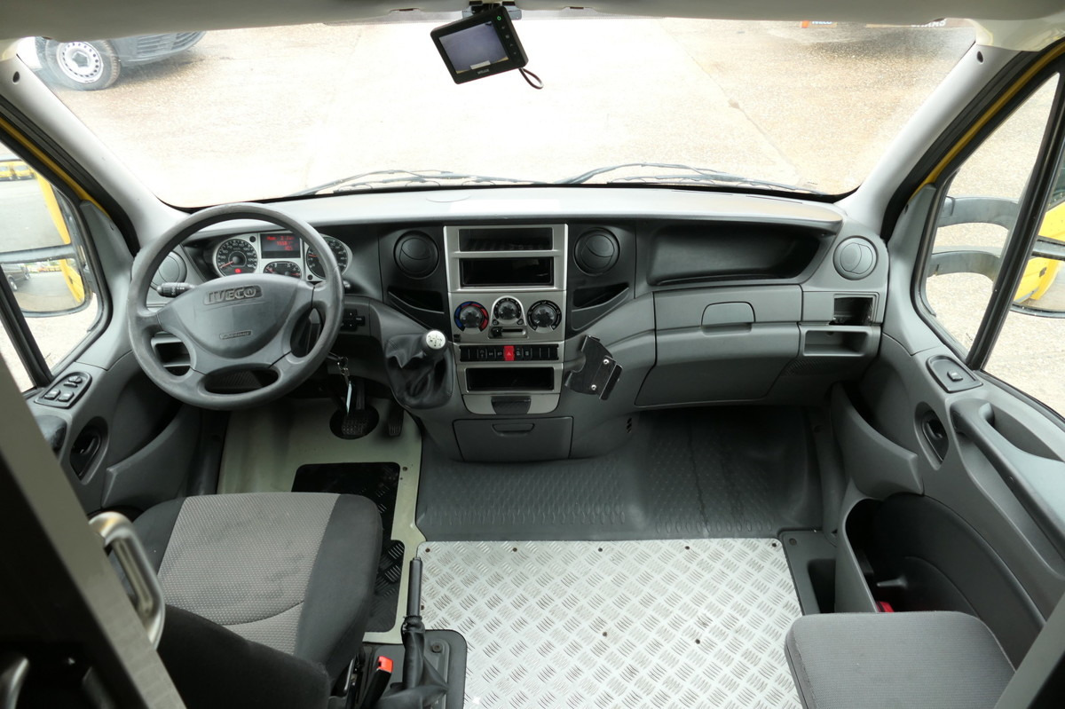 Dostavno vozilo sa zatvorenim sandukom IVECO Daily 35 S11 C30C AUTOMATIK KAMERA MAXI Regale D: slika 7