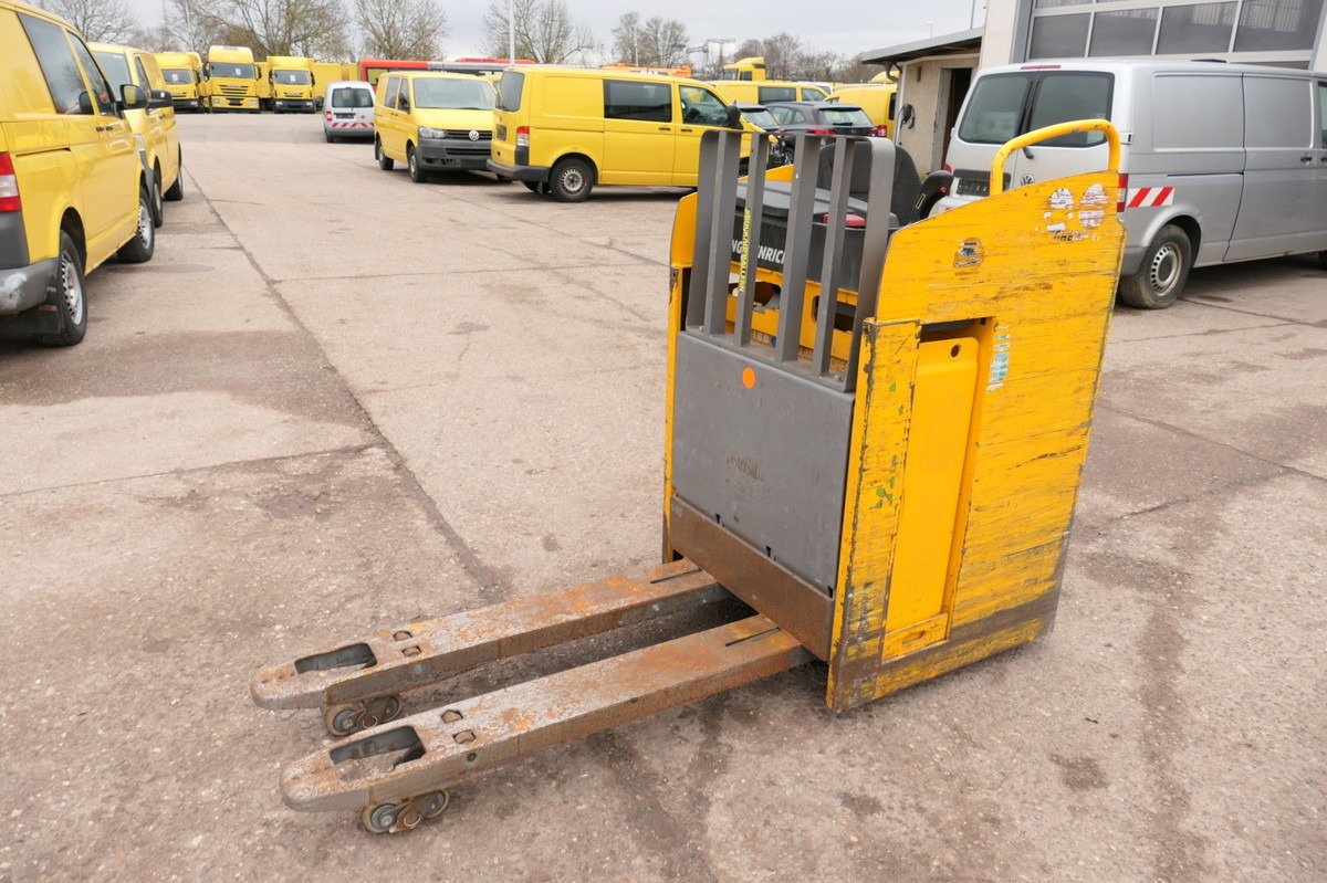 JUNGHEINRICH ESE 220 Batterie 01/2020 - Kolica za palete: slika 4 JUNGHEINRICH ESE 220 Batterie 01/2020 - Kolica za palete: slika 4