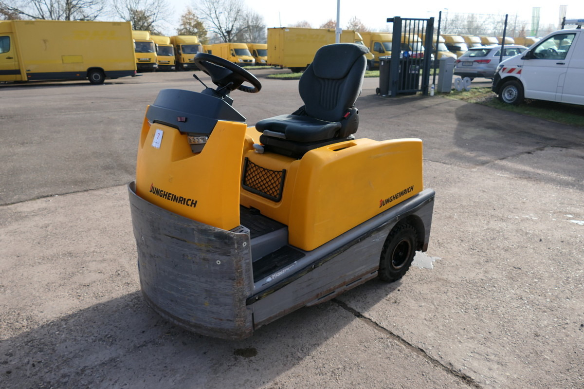 JUNGHEINRICH EZS 570 Schlepper Batterie 20/2017 - Vučno vozilo: slika 1 JUNGHEINRICH EZS 570 Schlepper Batterie 20/2017 - Vučno vozilo: slika 1