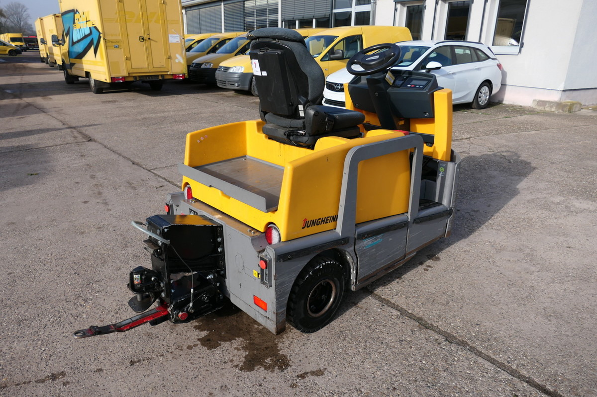 JUNGHEINRICH EZS 570 Schlepper Batterie 20/2017 - Vučno vozilo: slika 3 JUNGHEINRICH EZS 570 Schlepper Batterie 20/2017 - Vučno vozilo: slika 3