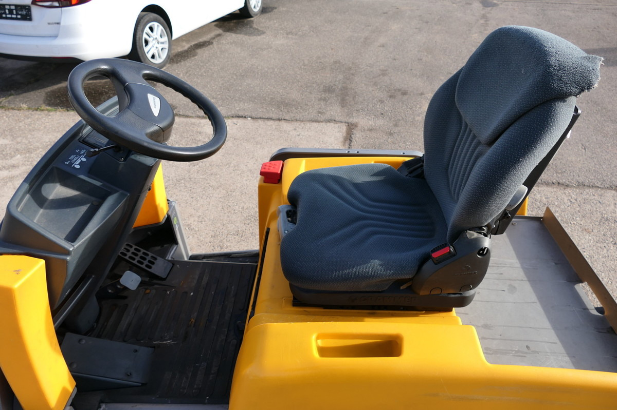 JUNGHEINRICH EZS 570 Schlepper Batterie 20/2017 - Vučno vozilo: slika 5 JUNGHEINRICH EZS 570 Schlepper Batterie 20/2017 - Vučno vozilo: slika 5